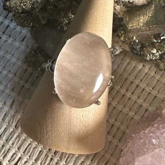 Set of Rose Quartz Teardrop Pendant Necklace and Rose Quartz Ring - Picture 14 of 16